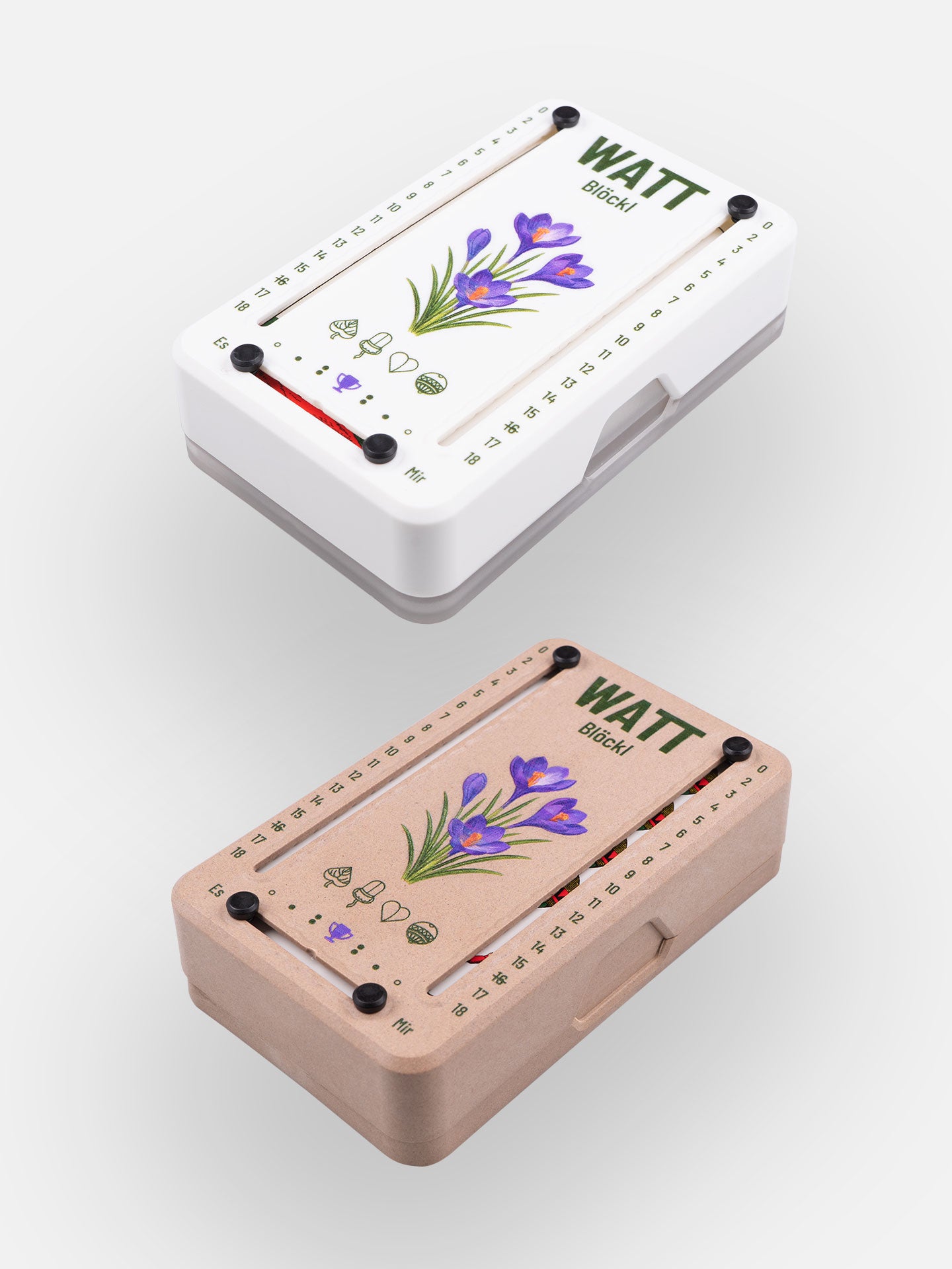 Zwei Wattblöckl (perspektivisch fotografiert) in Kunststoff weiß und Holzoptik mit Motiv Krokus.