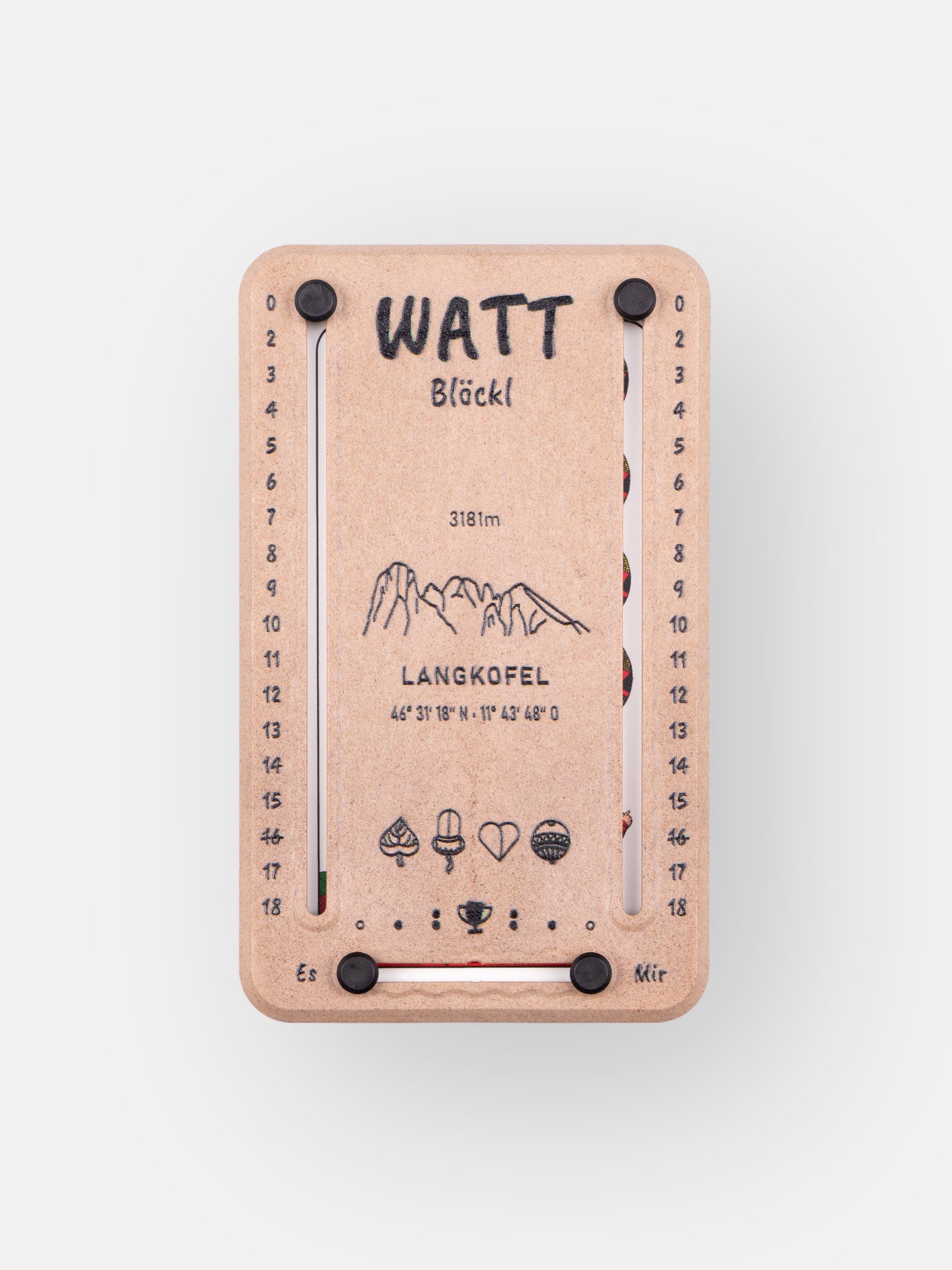 Wattblöckl in Holzoptik und schwarzen Pins - mit Langkofel Motiv auf grauen Hintergrund.