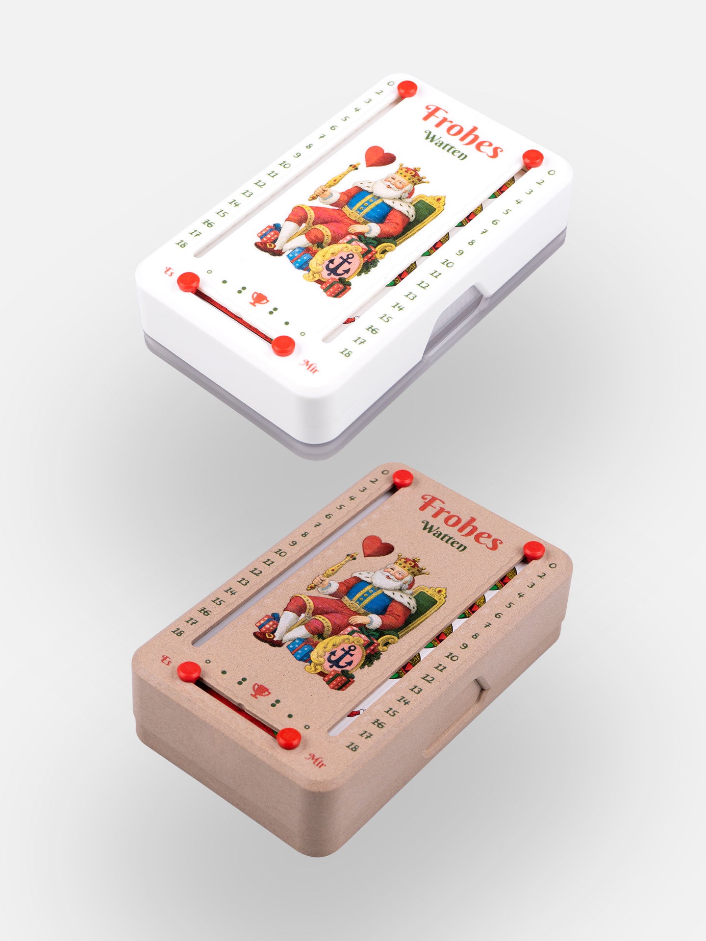 Zwei Wattblöckln in perspektive fotografiert (Kunststoff weiß, Holzoptik) mit Watten Kinig als Motiv auf grauen Hintergrund.