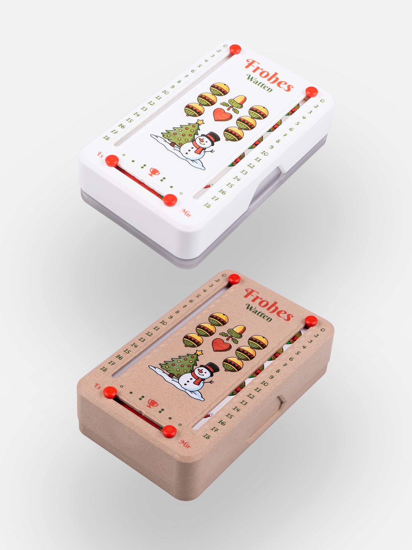 Zwei Wattblöckln in perspektive fotografiert (Kunststoff weiß, Holzoptik) mit Watten Weli als Motiv auf grauen Hintergrund.